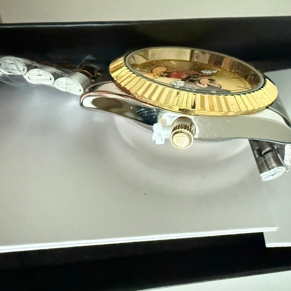 NWT - Disney Adult Classic Metal Bracelet Analog Quartz Watch - Picture 15 of 16